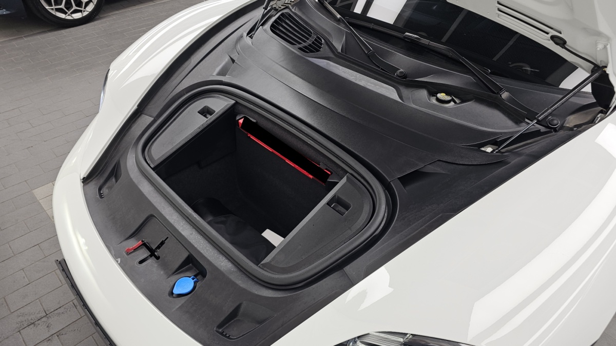 Porsche Taycan, 2023 — фото 6 из 12