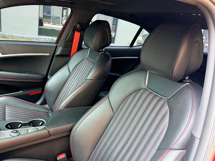 Genesis G70, 2022 — фото 8 из 9