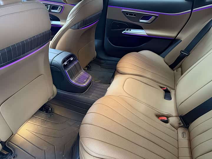 Mercedes-Benz E-Class, 2024 — фото 7 из 9