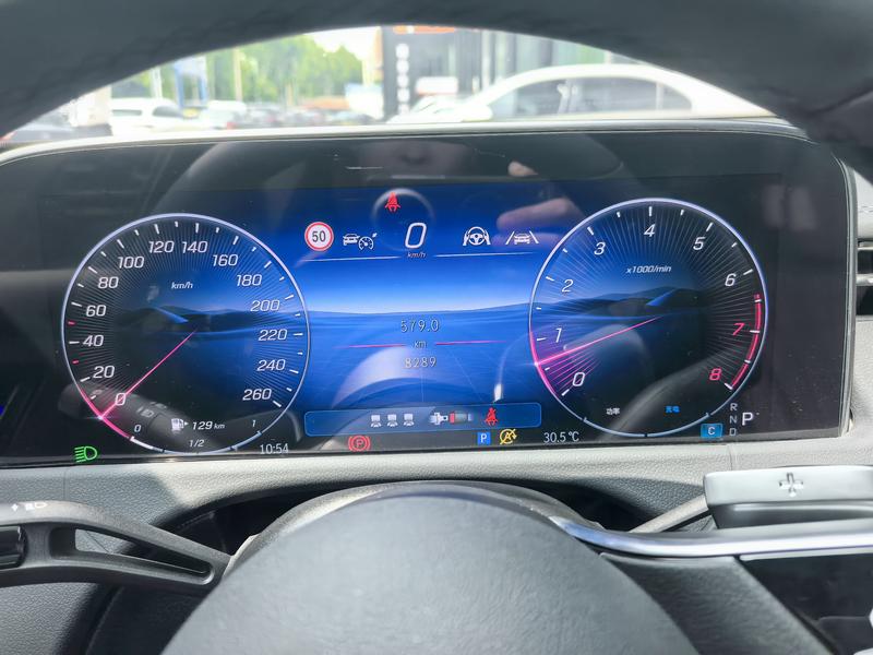 Mercedes-Benz E-Class, 2025 — фото 10 из 12