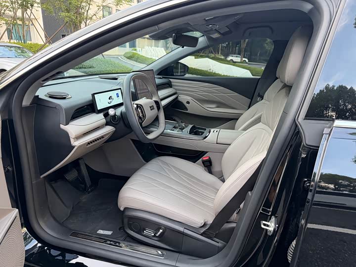 Geely Galaxy Starshine 8 EM-i, 2025 — фото 5 из 9