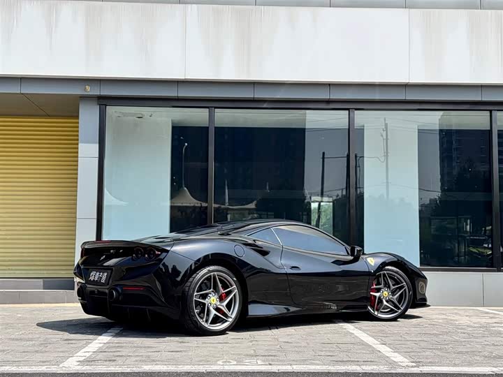 Ferrari F8, 2021 — фото 3 из 9