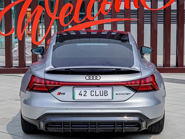 Audi e-tron GT, 2024 — фото 6 из 9