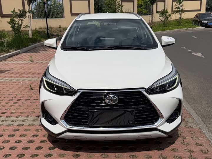 Toyota Yaris L Hatchback, 2022 — фото 2 из 9