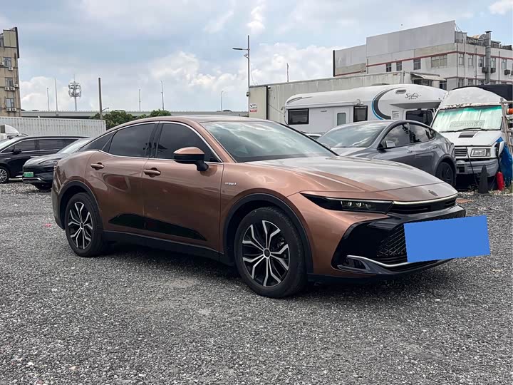 Toyota Crown SportCross, 2023 — фото 3 из 9