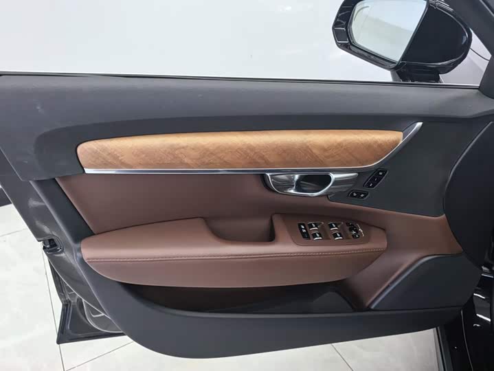 Volvo S90, 2025 — фото 7 из 9
