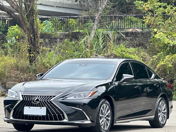 Lexus ES, 2023 — купить в Санкт-Петербурге под ключ