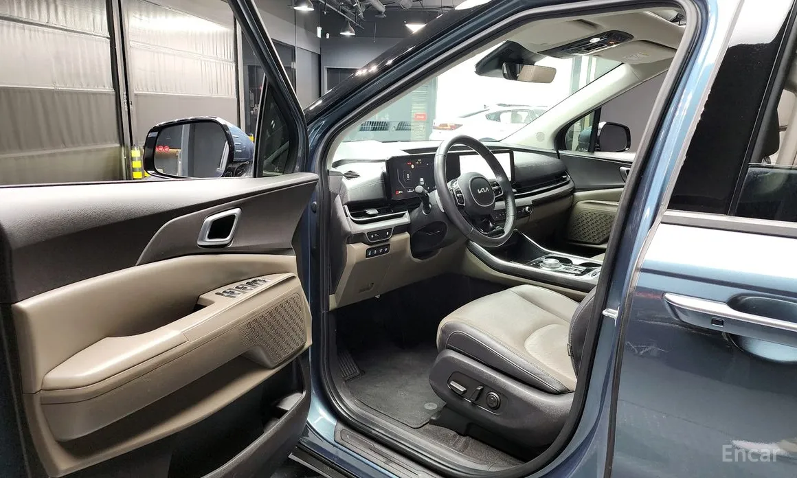 Kia Carnival, 2023 — фото 10 из 12