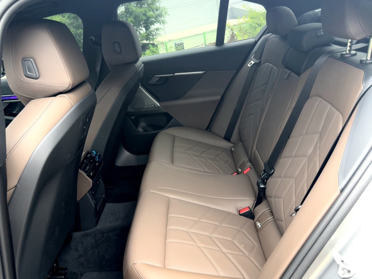 BMW 5 Series, 2025 — фото 8 из 12
