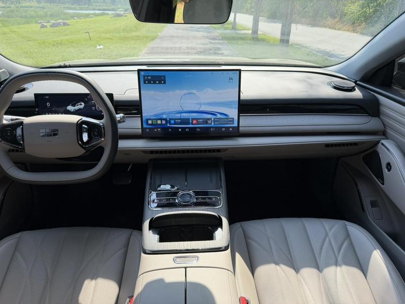 Geely Galaxy Starshine 8 EM-i, 2025 — фото 7 из 10