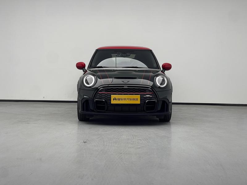 Mini Mini JCW, 2022 — фото 2 из 12