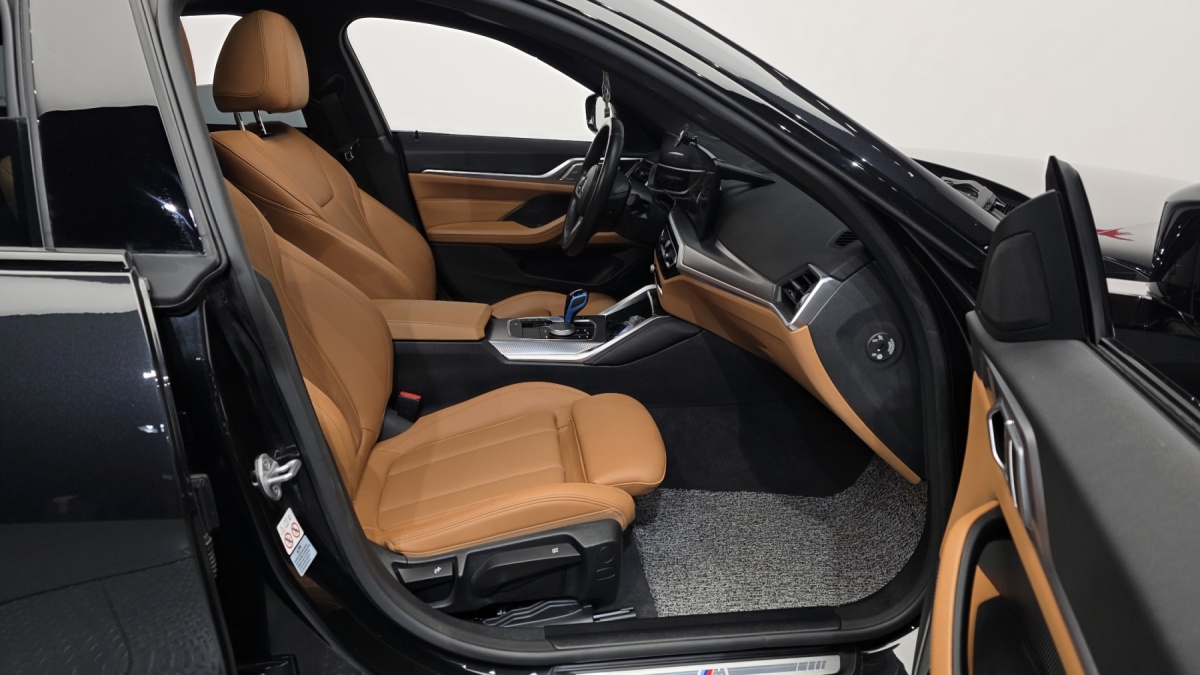BMW i4, 2022 — фото 11 из 12