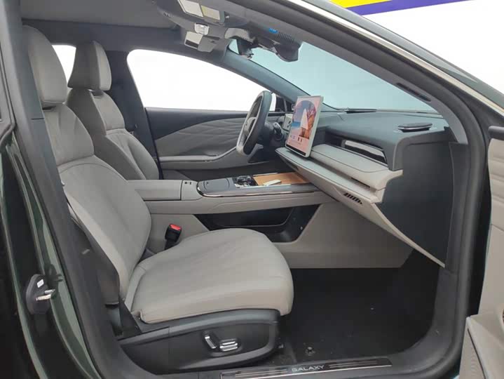 Geely Galaxy Starshine 8 EM-i, 2025 — фото 8 из 9