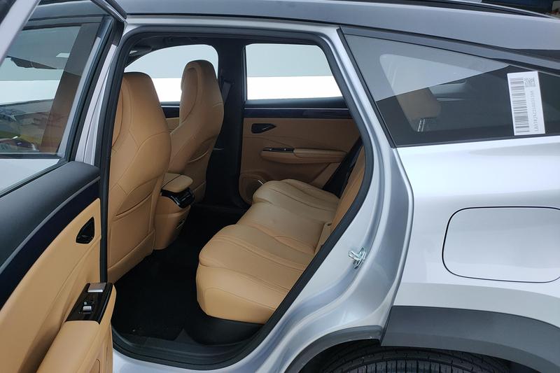 Geely Galaxy L7, 2024 — фото 12 из 12