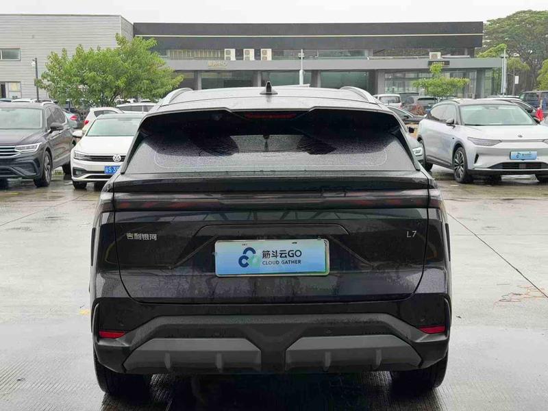 Geely Galaxy L7, 2024 — фото 5 из 11