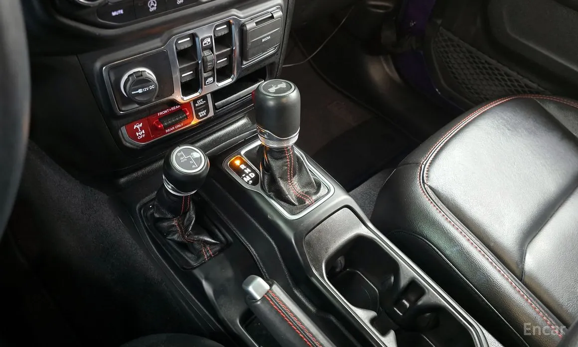 Jeep Wrangler, 2023 — фото 9 из 12