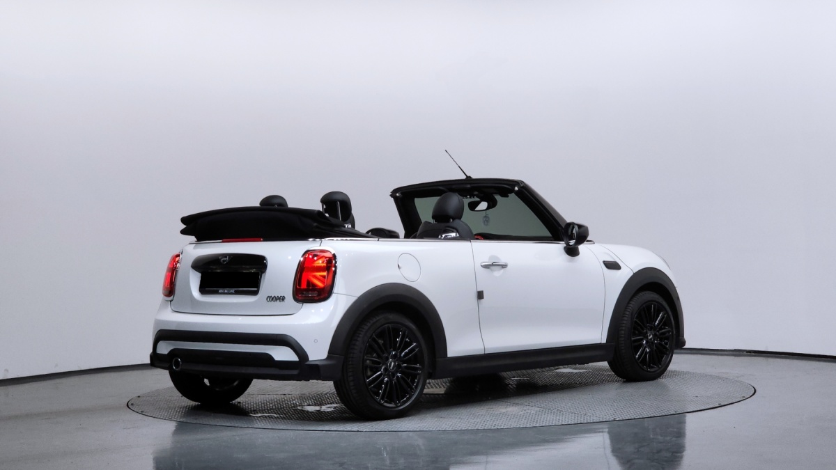 Mini Cooper Convertible, 2024 — фото 2 из 12