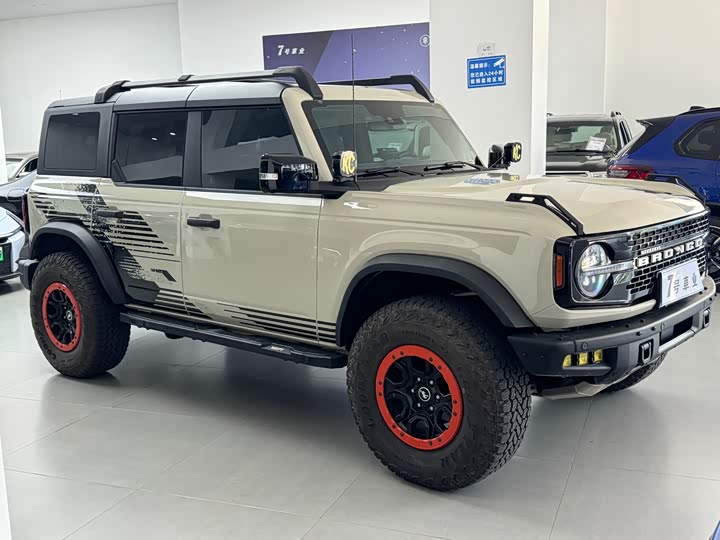 Ford Bronco, 2025 — фото 3 из 9