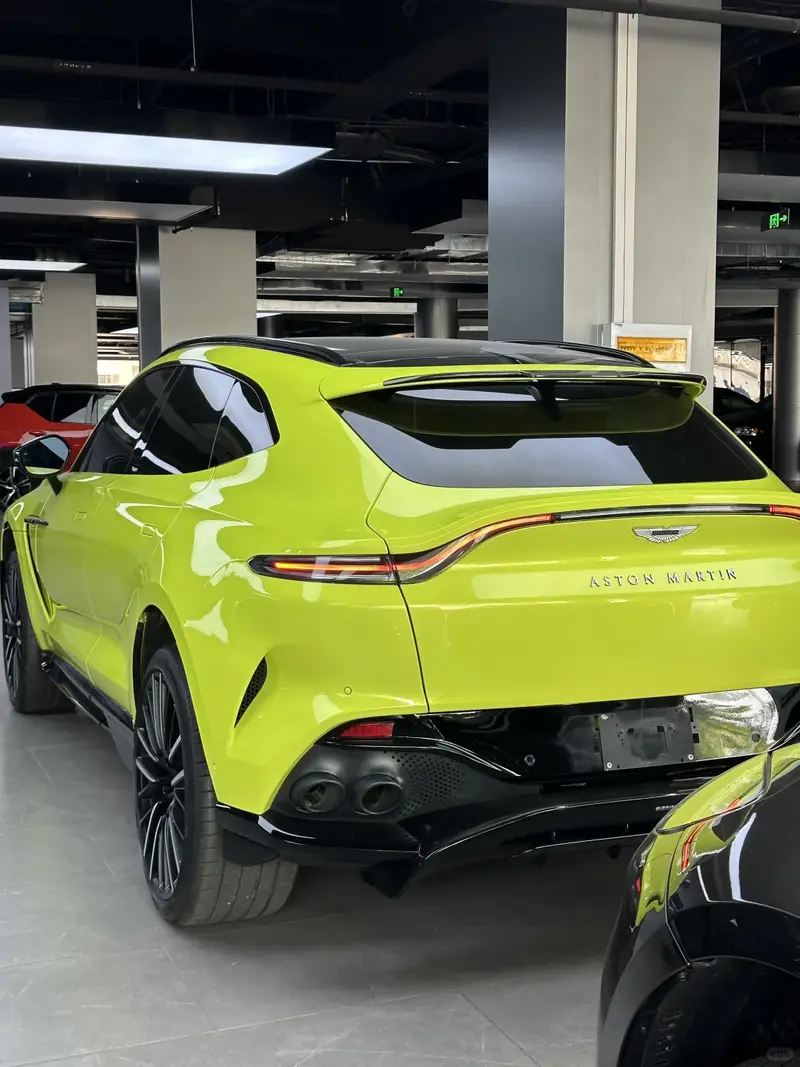 Aston Martin DBX, 2022 — фото 4 из 8