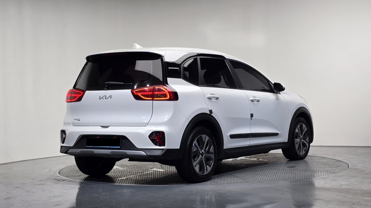 Kia Niro, 2022 — фото 2 из 12