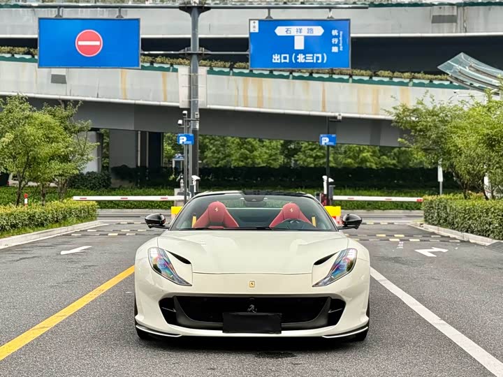 Ferrari 812, 2023 — купить в Уфе под ключ
