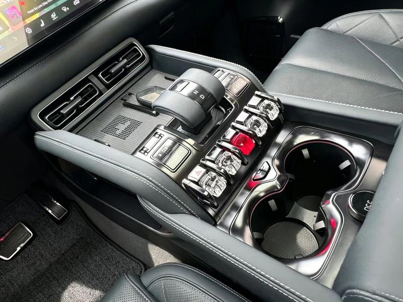 BYD FangChengBao Leopard 5, 2025 — фото 7 из 11