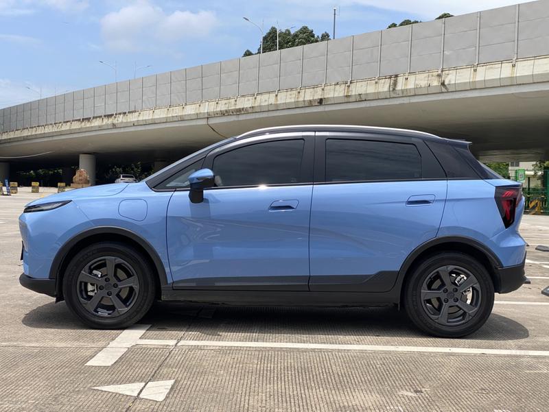 Geely Geometry E Firefly, 2022 — фото 4 из 11