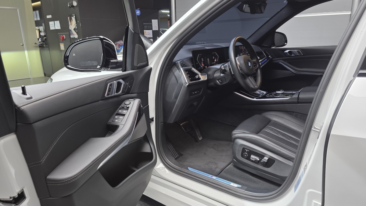 BMW X5, 2025 — фото 9 из 12