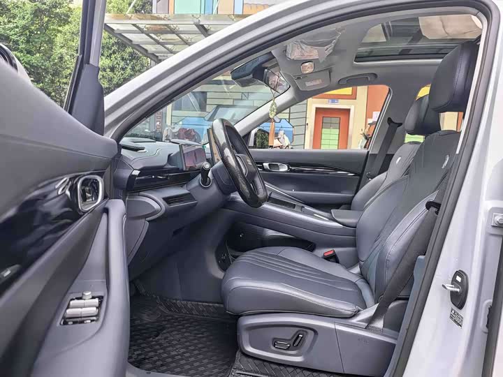 Geely Galaxy E5, 2025 — фото 4 из 9