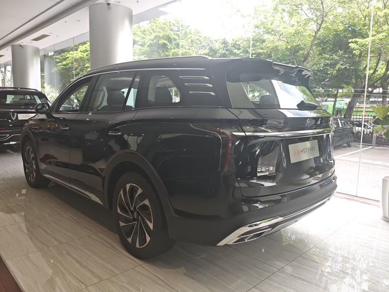 Hongqi HS7 Hybrid, 2026 — фото 4 из 9