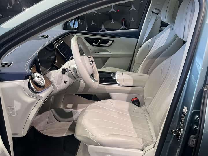 Mercedes-Benz EQE SUV, 2024 — фото 8 из 9