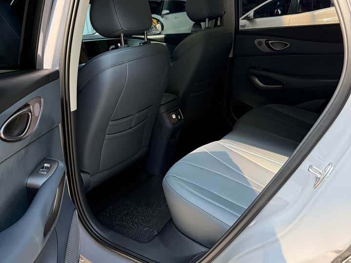 BYD Sea Lion 05 DM-i Hybrid, 2026 — фото 9 из 9