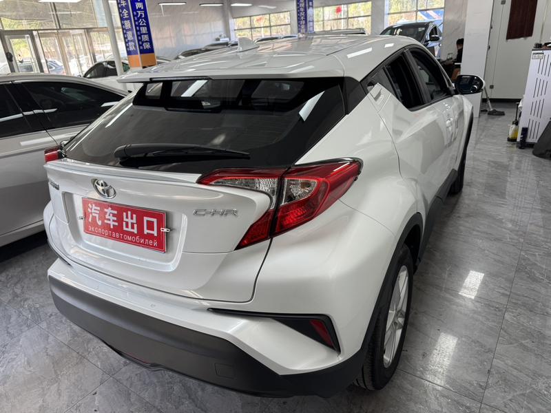 Toyota C-HR, 2022 — фото 6 из 10