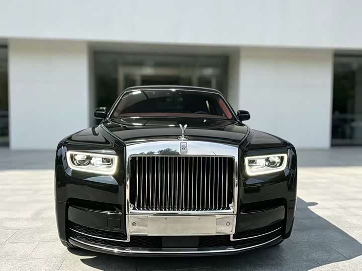 Rolls-Royce Phantom, 2021 — фото 2 из 7