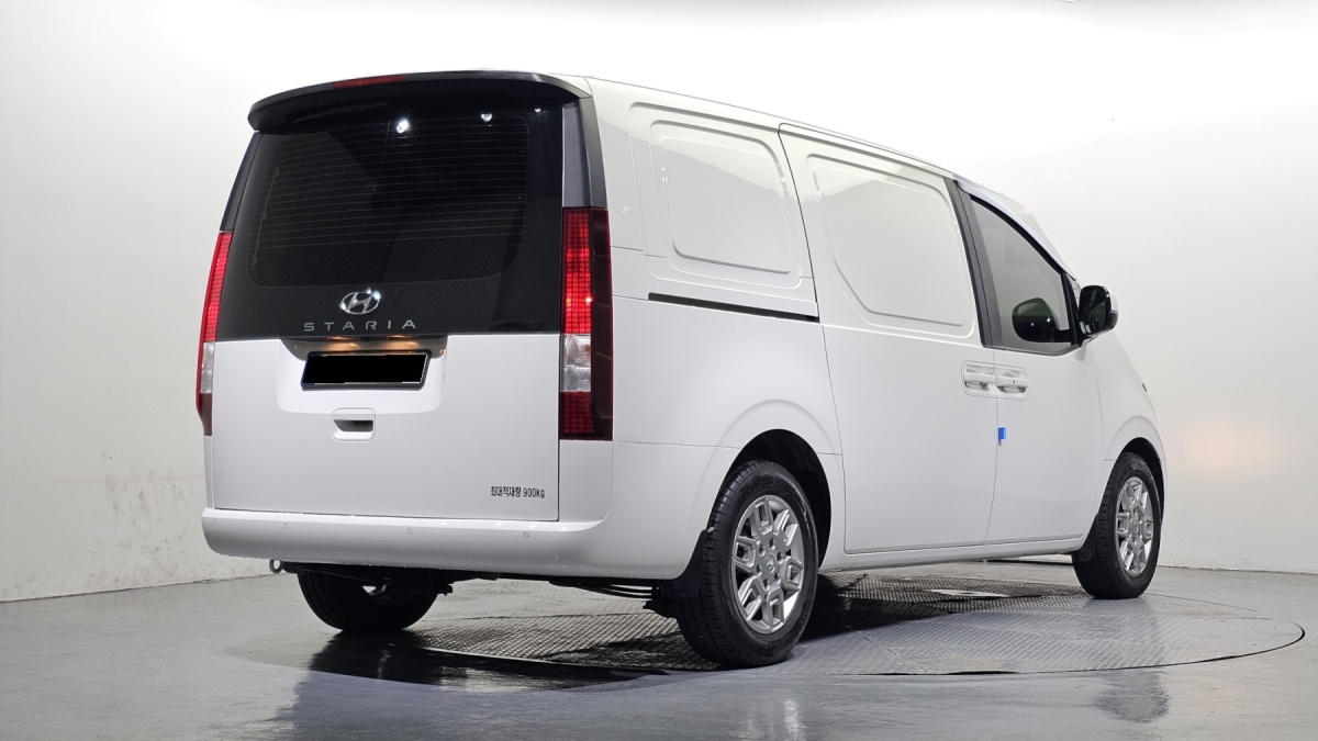 Hyundai Staria, 2023 — фото 2 из 12