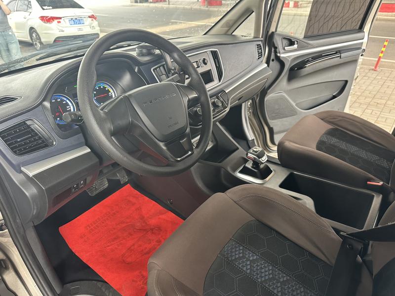 Dongfeng Forthing Lingzhi M5 EV, 2025 — фото 7 из 11
