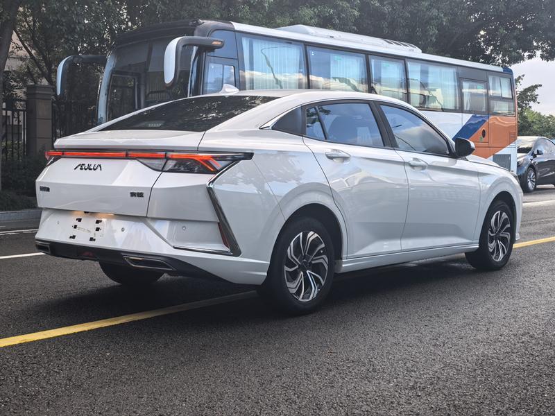 Dongfeng Aeolus Yixuan, 2022 — фото 7 из 12