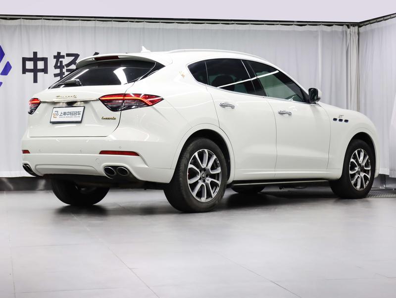 Maserati Levante, 2022 — фото 4 из 12