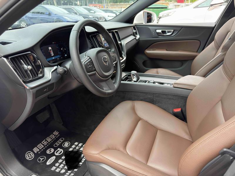 Volvo S60, 2024 — фото 7 из 9