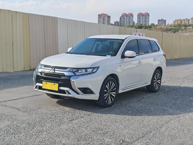 Mitsubishi Outlander, 2023 — купить в Курске под ключ
