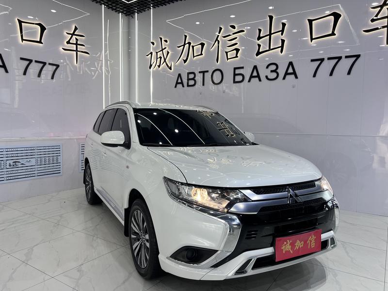 Mitsubishi Outlander, 2022 — фото 3 из 12