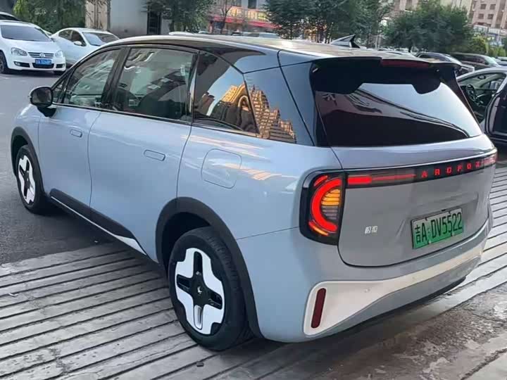 BAIC Arcfox Kaola, 2024 — фото 7 из 9