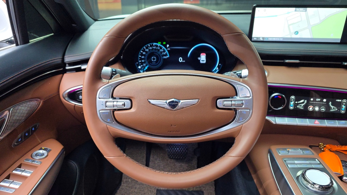 Genesis GV70, 2023 — фото 12 из 12