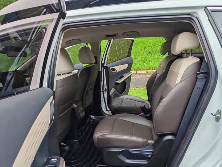 BYD Song Max Hybrid, 2022 — фото 9 из 9