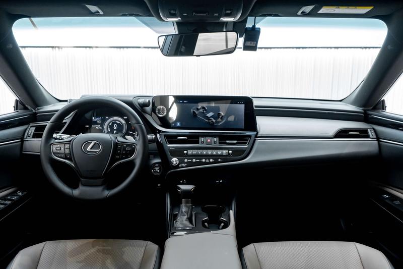 Lexus ES, 2024 — фото 12 из 12