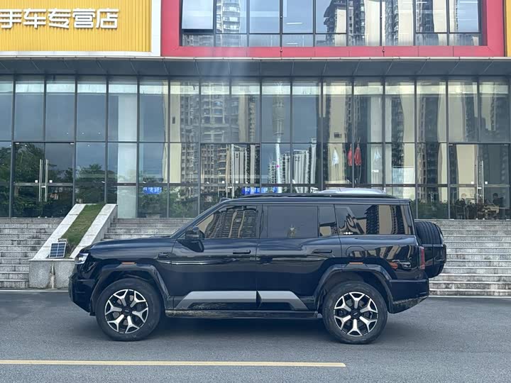 BYD FangChengBao Leopard 8, 2025 — фото 6 из 9