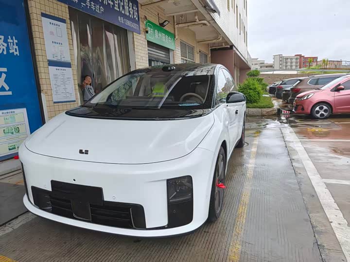 LiXiang i8, 2026 — купить в Саранске под ключ