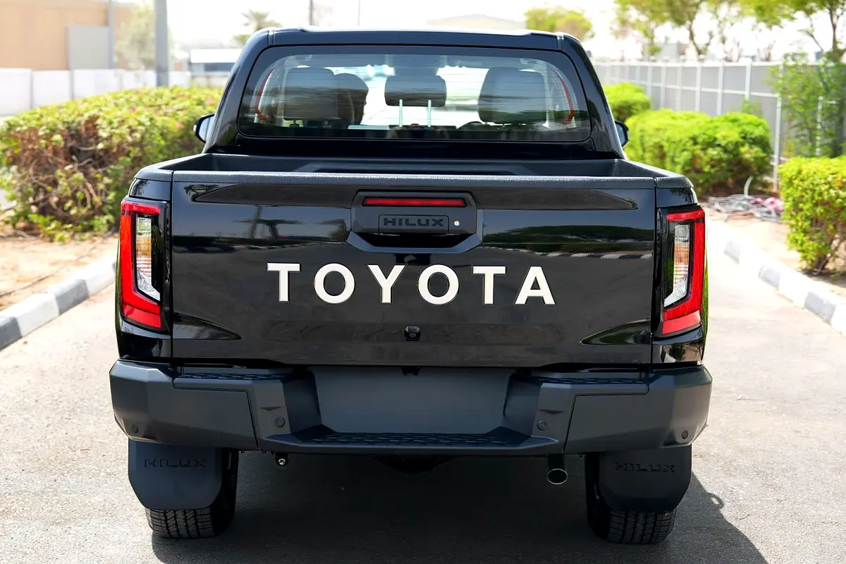 Toyota Hilux, 2026 — фото 8 из 10