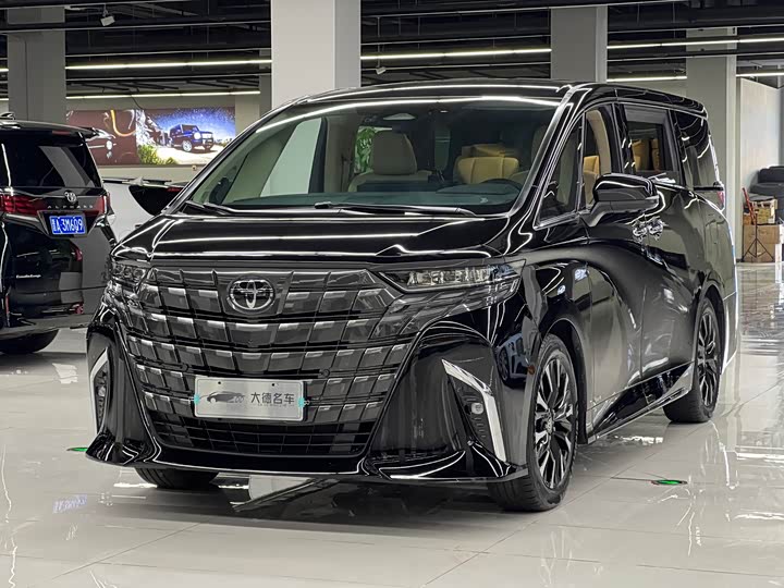 Toyota Alphard, 2024 — купить в Казани под ключ