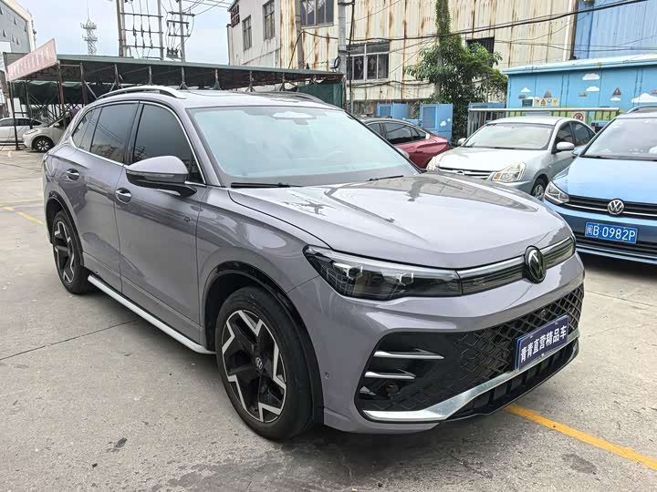 Volkswagen Tiguan L Pro, 2024 — фото 3 из 9